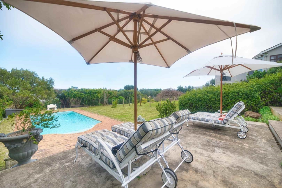 7 Bedroom Property for Sale in Voelklip Western Cape